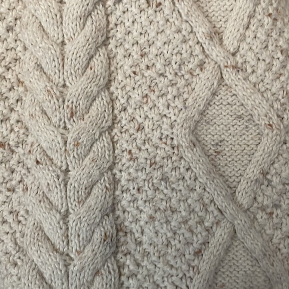 Old Navy Cable Knit Sweater M - Picture 4 of 5